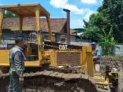 Satpol PP Kabupaten Tangerang Hentikan Pengurukan Tanah Segel 2 Alat Berat dan 10 Unit Truk Satpol PP Kabupaten Tangerang Hentikan Pengurukan Tanah Segel 2 Alat Berat dan 10 Unit Truk