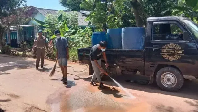 Satpol PP Kabupaten Tangerang Tegur dan Tindak Pelaku Truk Pengangkut Tanah Satpol PP Kabupaten Tangerang Tegur dan Tindak Pelaku Truk Pengangkut Tanah