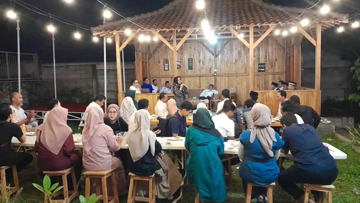DPD HA IPB Provinsi Banten Gelar Buka Bersama dan Diskusi Publik DPD HA IPB Provinsi Banten Gelar Buka Bersama dan Diskusi Publik