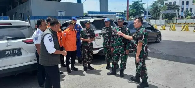 ANAK KOIN TENGGELAM DI PELABUHAN ASDP MERAK, PRAJURIT LANAL BANTEN BERHASIL TEMUKAN KORBAN ANAK KOIN TENGGELAM DI PELABUHAN ASDP MERAK, PRAJURIT LANAL BANTEN BERHASIL TEMUKAN KORBAN