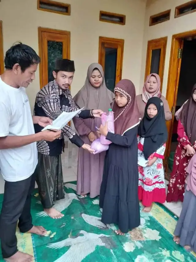 Momentum Ramadhan, Kades Cipeundeuy Santunan Anak Yatim Momentum Ramadhan, Kades Cipeundeuy Santunan Anak Yatim