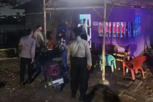 Razia Warung Remang-remang Situ Bulakan Kota Tangerang, Tiga Wanita Diangkut Razia Warung Remang-remang Situ Bulakan Kota Tangerang, Tiga Wanita Diangkut