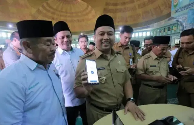 Bangkitkan Ekonomi, Wali Kota Ajak Jajarannya Bayar Zakat di Kota Tangerang Bangkitkan Ekonomi, Wali Kota Ajak Jajarannya Bayar Zakat di Kota Tangerang