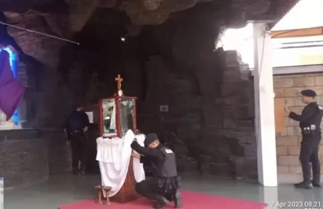 Tim Jibom Sterilisasi Sejumlah Gereja di Kota Tangerang, Pastikan Paskah Aman Tim Jibom Sterilisasi Sejumlah Gereja di Kota Tangerang, Pastikan Paskah Aman