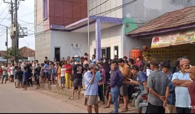 Warga Kelor Sepatan Timur Kesal Adanya Mobil Truk Muatan Tanah, Tuntutan Stop Sampai Kompensasi Turun Warga Kelor Sepatan Timur Kesal Adanya Mobil Truk Muatan Tanah, Tuntutan Stop Sampai Kompensasi Turun