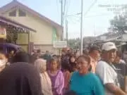 Warga Keluhkan Pengurukan Tanah di Jalan MH Thamrin kampung Kelor Sepatan Timur Warga Keluhkan Pengurukan Tanah di Jalan MH Thamrin kampung Kelor Sepatan Timur