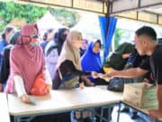 Bazar Murah di Kecamatan Neglasari Diserbu Warga, Beras 5kg Plus Minyak Goreng Dibandrol Rp56 Ribu