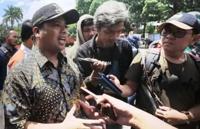 Stok Aman, Wali Kota Tangerang Pastikan Harga Kebutuhan Pokok Jelang Lebaran Stabil Stok Aman, Wali Kota Tangerang Pastikan Harga Kebutuhan Pokok Jelang Lebaran Stabil