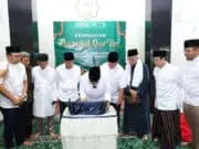 Resmikan Masjid Nurul Ikhwan, Benyamin Berpesan untuk Memakmurkannya Resmikan Masjid Nurul Ikhwan, Benyamin Berpesan untuk Memakmurkannya