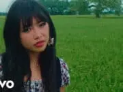 Lirik Lagu Glue Song – Beabadoobee Lirik Lagu Glue Song - Beabadoobee