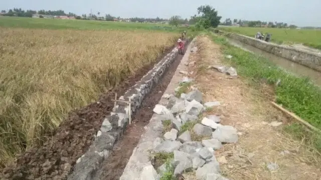 Proyek P3-TGAI di Mauk Tangerang Diduga dikerjakan Asal-asalan Proyek P3-TGAI di Mauk Tangerang Diduga dikerjakan Asal-asalan