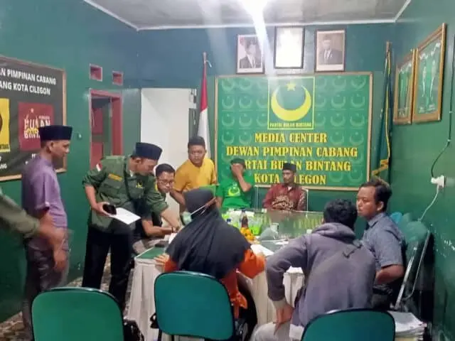 Partai Bulan Bintang DPC Kota Cilegon Lakukan Cek Kelengkapan Berkas 23 Bacaleg Partai Bulan Bintang DPC Kota Cilegon Lakukan Cek Kelengkapan Berkas 23 Bacaleg