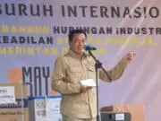 Sekda Buka Puncak Peringatan Hari Buruh, Tebar Ikan dan Bakti Sosial