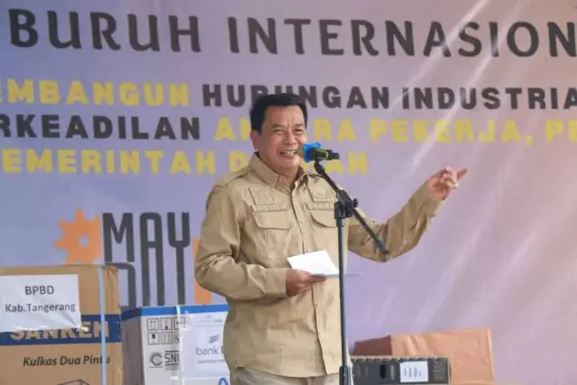 Sekda Buka Puncak Peringatan Hari Buruh, Tebar Ikan dan Bakti Sosial