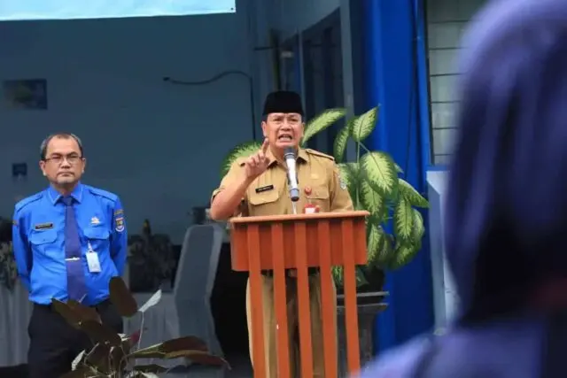 Sekda Kabupaten Tangerang Ingatkan Pegawai Terus Tingkatkan Layanan Sekda Kabupaten Tangerang Ingatkan Pegawai Terus Tingkatkan Layanan