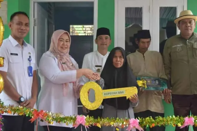 Aksi Nyata Dinas Koperasi dan Usaha Mikro, 230 Rumah Warga Direnovasi Aksi Nyata Dinas Koperasi dan Usaha Mikro, 230 Rumah Warga Direnovasi
