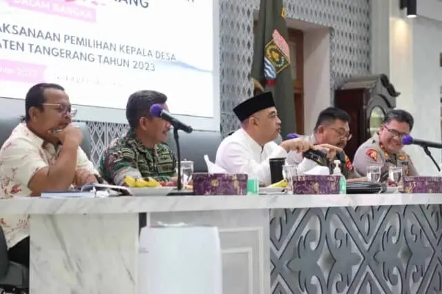 Pilkades Digelar Sebelum Pemilu, Bupati Zaki Minta Semua Pihak Fokus dan Waspada Pilkades Digelar Sebelum Pemilu, Bupati Zaki Minta Semua Pihak Fokus dan Waspada