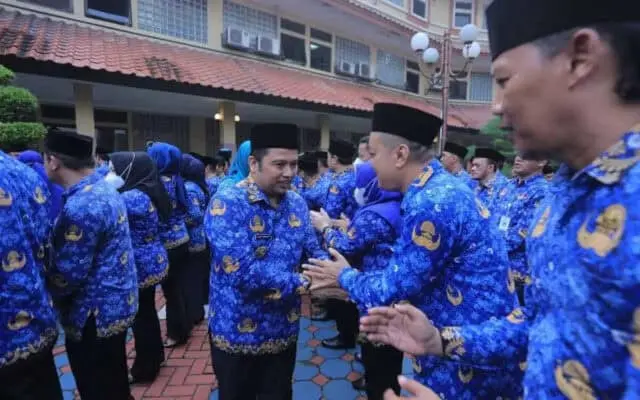 Halalbihalal Pegawai Pemkot Tangerang Pada Apel HUT Otda dan Hardiknas Halalbihalal Pegawai Pemkot Tangerang Pada Apel HUT Otda dan Hardiknas