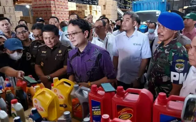 Praktisi Hukum Desak Kapolri Tindaklanjuti Kasus Oli Palsu Usai Digerebek Kemendag di Tangerang Praktisi Hukum Desak Kapolri Tindaklanjuti Kasus Oli Palsu Usai Digerebek Kemendag di Tangerang