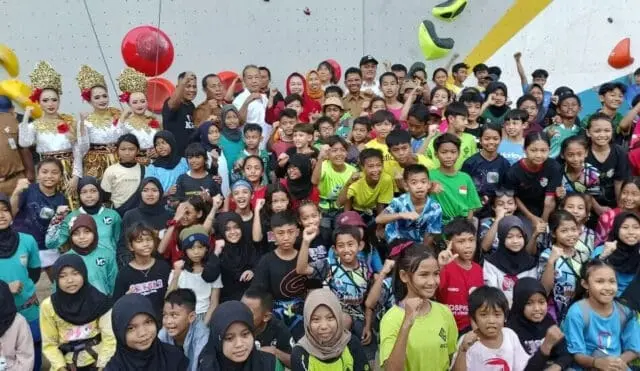 151 Atlet Panjat Tebing dari 11 Provinsi di Indonesia Ikuti Kejurnas di Kota Tangerang 151 Atlet Panjat Tebing dari 11 Provinsi di Indonesia Ikuti Kejurnas di Kota Tangerang