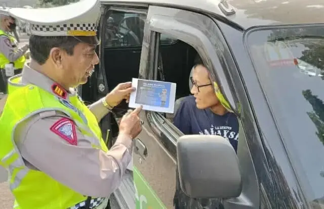 Tilang Manual di Kota Tangerang, Polisi: Sanksi Berat Bila ada Penyimpangan Penindakan Tilang Manual di Kota Tangerang, Polisi: Sanksi Berat Bila ada Penyimpangan Penindakan