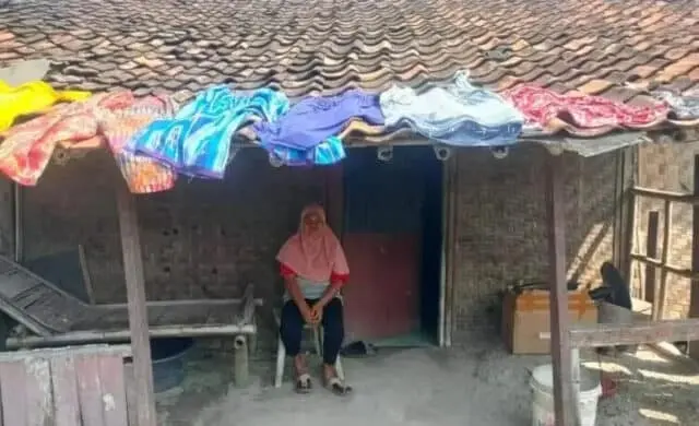 Miris! Tinggal di Rumah Berdinding Bilik, Warga Pakuhaji Ini Tak Pernah dapat Bantuan Pemerintah Miris! Tinggal di Rumah Berdinding Bilik, Warga Pakuhaji Ini Tak Pernah dapat Bantuan Pemerintah