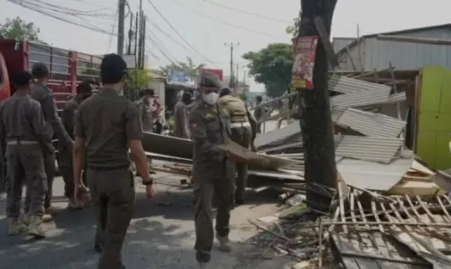 Gawat! Penertiban Bangli di Sepatan Timur Dinilai Tebang Pilih, Pemilik Lapak Protes Gawat! Penertiban Bangli di Sepatan Timur Dinilai Tebang Pilih, Pemilik Lapak Protes