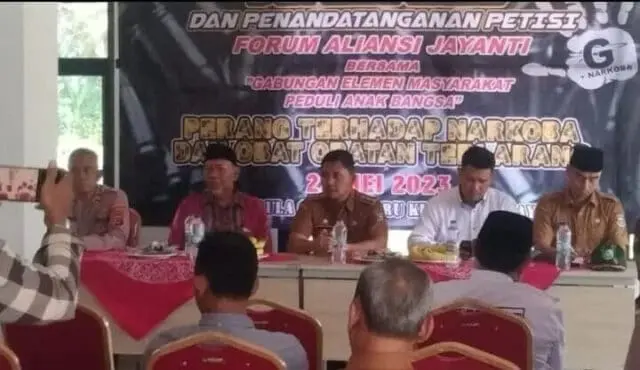 Kenapa! Puluhan Elemen Masyarakat Peduli Anak Bangsa Geruduk Kantor Kecamatan Jayanti