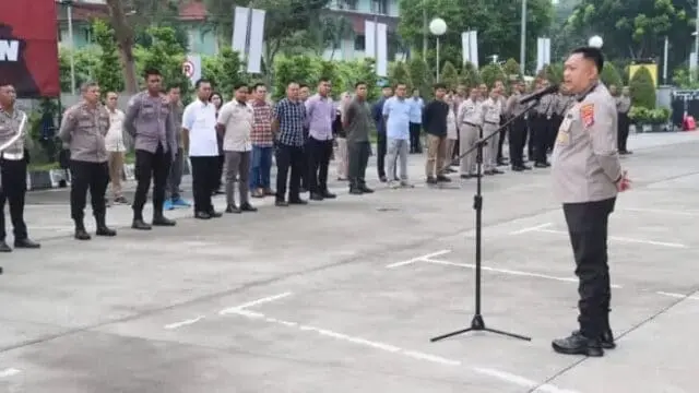 Wakapolresta Tangerang Akbp Indra Mardiana Pimpin Apel Pagi di Lapangan Apel Wakapolresta Tangerang Akbp Indra Mardiana Pimpin Apel Pagi di Lapangan Apel