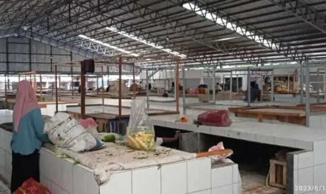 Mantri Pasar Kemiri, Pastikan Tidak Ada Lagi Penjual Kue Yang Mengandung Bahan Kimia, Foto. (Istimewa) Mantri Pasar Kemiri, Pastikan Tidak Ada Lagi Penjual Kue Yang Mengandung Bahan Kimia, Foto. (Istimewa)