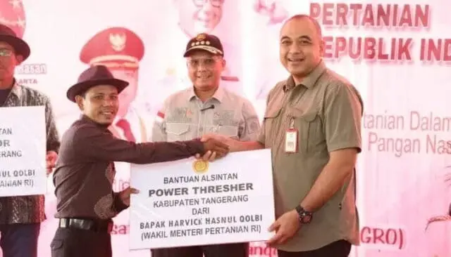 Bupati Zaki Dampingi Wamentan RI Kunjungi PUSKAGRO dan PT. TUM, Foto (Istimewa) Bupati Zaki Dampingi Wamentan RI Kunjungi PUSKAGRO dan PT. TUM, Foto (Istimewa)