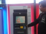 Polsek Pinang Ringkus Pelaku Ganjal ATM di Rest Area KM 14,0 Merak-Jakarta, Ini Modusnya Polsek Pinang Ringkus Pelaku Ganjal ATM di Rest Area KM 14,0 Merak-Jakarta, Ini Modusnya