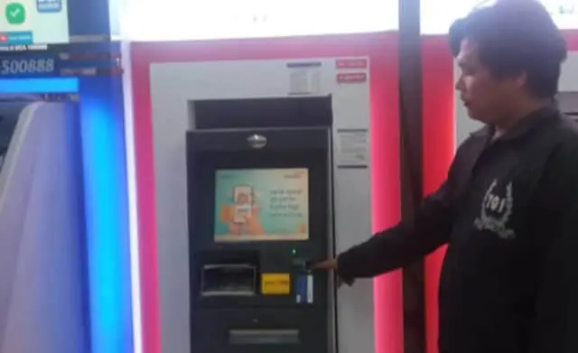 Polsek Pinang Ringkus Pelaku Ganjal ATM di Rest Area KM 14,0 Merak-Jakarta, Ini Modusnya Polsek Pinang Ringkus Pelaku Ganjal ATM di Rest Area KM 14,0 Merak-Jakarta, Ini Modusnya