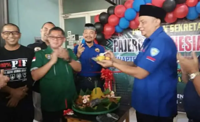 Miliki Sekretariat Baru, Pajero Indonesia Family Chapter Captain Raya Santuni Puluhan Yatim Miliki Sekretariat Baru, Pajero Indonesia Family Chapter Captain Raya Santuni Puluhan Yatim