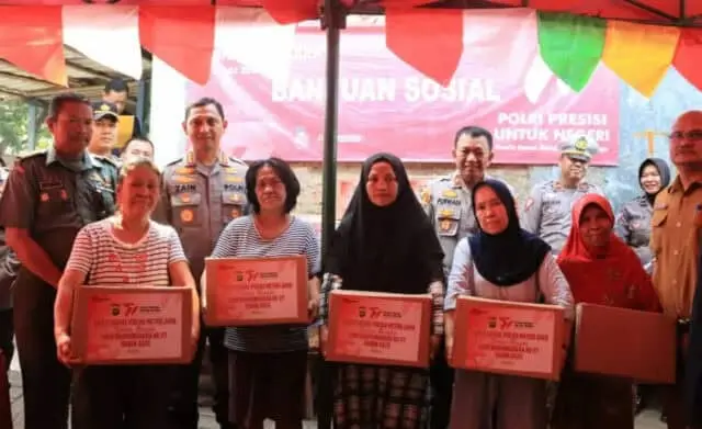 Hari Bhayangkara, Polres Metro Tangerang Kota Salurkan Bansos Polda Metro Jaya, Ini Sasarannya