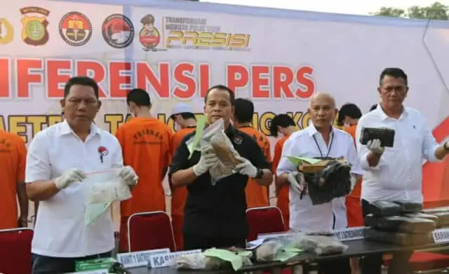 Sebulan, 10 Tersangka Narkoba Jaringan Sumatera, Jawa dan Bali Ditangkap Polisi Sebulan, 10 Tersangka Narkoba Jaringan Sumatera, Jawa dan Bali Ditangkap Polisi