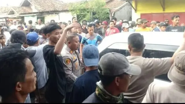 Dramatis! Kejar-kejaran dengan Polisi, Pelaku Pemerasan, Ditangkap Polsek Pakuhaji Kapolsek Pakuhaji Polres Metro Tangerang Kota AKP I Gusti Moh Sugiarto, tangkap pelaku kasus pemerasan, di desa Kayu, foto. (Istimewa).