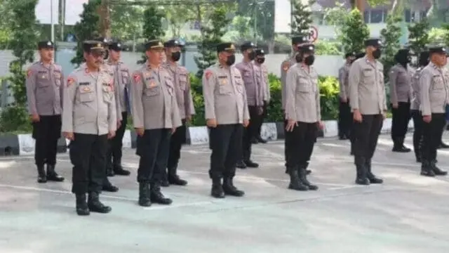Bagren Polresta Tangerang Laksanakan Apel Pagi Sebelum Pelaksanaan Tugas Bagren Polresta Tangerang Laksanakan Apel Pagi Sebelum Pelaksanaan Tugas