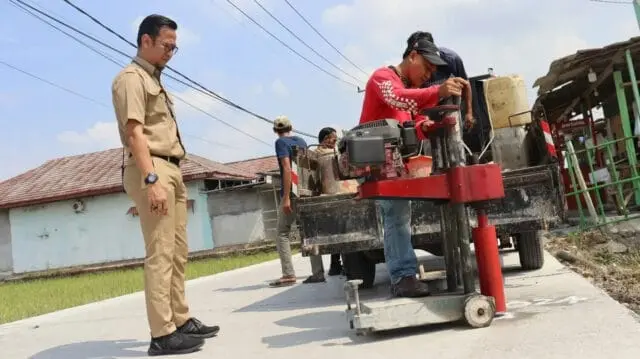 Masyarakat Mekar Baru Apresiasi Pembangunan Jalan Cijeruk-Pasilian Masyarakat Mekar Baru Apresiasi Pembangunan Jalan Cijeruk-Pasilian