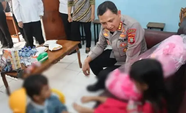 Dua Balita di Rumah Singgah Dinsos Kota Tangerang Dipertemukan dengan Neneknya Dua Balita di Rumah Singgah Dinsos Kota Tangerang Dipertemukan dengan Neneknya