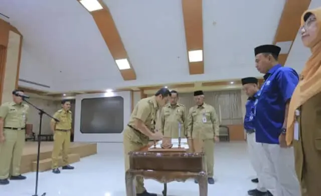 Jelang Akhir Masa Jabatan, Arief Rotasi dan Mutasi ASN Sekaligus Angkat Doddi Effendy Sebagai Dirut Perumda Tirta Benteng Jelang Akhir Masa Jabatan, Arief Rotasi dan Mutasi ASN Sekaligus Angkat Doddi Effendy Sebagai Dirut Perumda Tirta Benteng