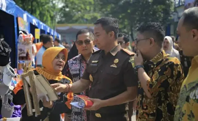 Kejari Kota Tangerang Gelar Kejaksaan Fair 2023 di Stadion Benteng Reborn Kejari Kota Tangerang Gelar Kejaksaan Fair 2023 di Stadion Benteng Reborn