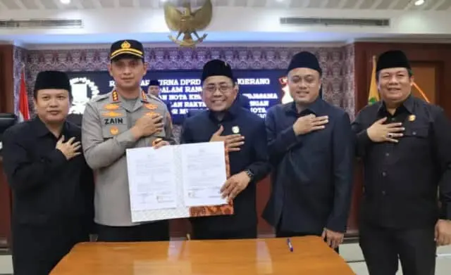 DPRD Kota Tangerang Sepakati Kerjasama dengan Polres Metro Tangerang Kota DPRD Kota Tangerang Sepakati Kerjasama dengan Polres Metro Tangerang Kota