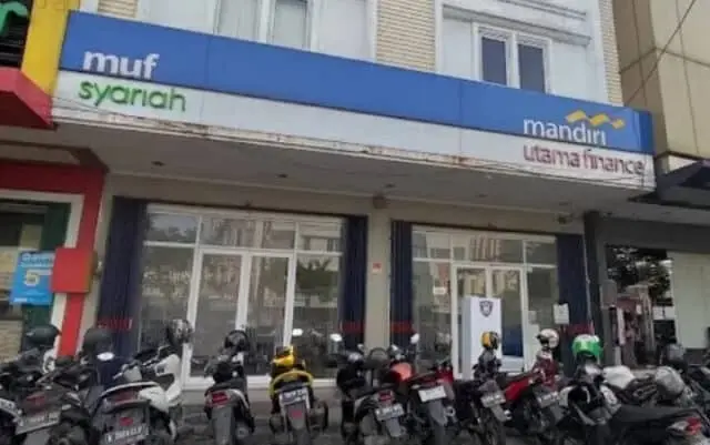 Nasabah Nunggak Angsuran, Mandiri Utama Finance Tetapkan Biaya Batal Tarik Jutaan Rupiah Ruko Mandiri Utama Finance moderland jl. hartono Raya No. 17 Babakan kecamatan Tangerang kota. Foto. Pelitabanten.com.(Istimewa).