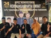 Gandeng Para Bacaleg Dapil 2, H Ahmad Deklarasikan Dirinya di Partai Umat Dengan menggandeng para bacaleg Dapil 2 H Ahmad deklarasikan dirinya di partai umat. Foto (Istimewa)