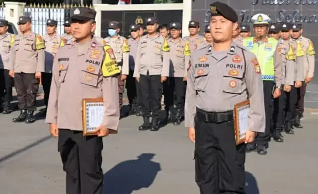 Polisi Berprestasi di Kota Tangerang Diganjar Penghargaan Polisi Berprestasi di Kota Tangerang Diganjar Penghargaan