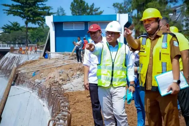 Percepat Penanganan Banjir, Pilar Tinjau Pembangunan Turap Kali Ciater Hilir Segmen Laverde - Serpong Park