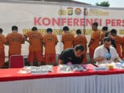 Kapok! Polisi Tangkap 10 Pelaku Pemerasan Tamu Hotel di Kota Tangerang Kapok! Polisi Tangkap 10 Pelaku Pemerasan Tamu Hotel di Kota Tangerang