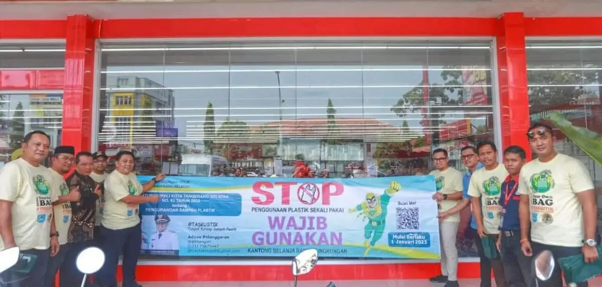 Larang Penggunaan Plastik, Pilar Lakukan Sosialisasi Aturan di Berbagai Titik Perbelanjaan Larang Penggunaan Plastik, Pilar Lakukan Sosialisasi Aturan di Berbagai Titik Perbelanjaan