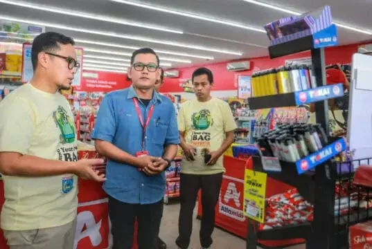 Larang Penggunaan Plastik, Pilar Lakukan Sosialisasi Aturan di Berbagai Titik Perbelanjaan Larang Penggunaan Plastik, Pilar Lakukan Sosialisasi Aturan di Berbagai Titik Perbelanjaan
